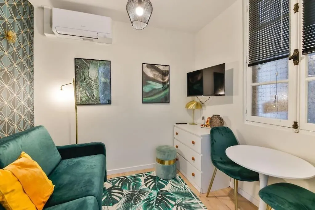 0#Studio 2Pers#Champs Elysees#Arc De Triomphe Paris 0*,